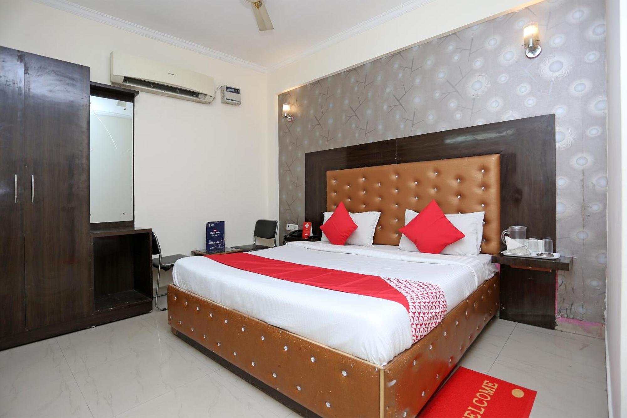 Oyo Flagship Hotel Aamantran Inn New Delhi Ngoại thất bức ảnh